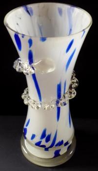Váza s bílým a modrým sklem - èirá spirála