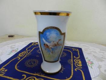 Malovaná zlacená váza s andělem